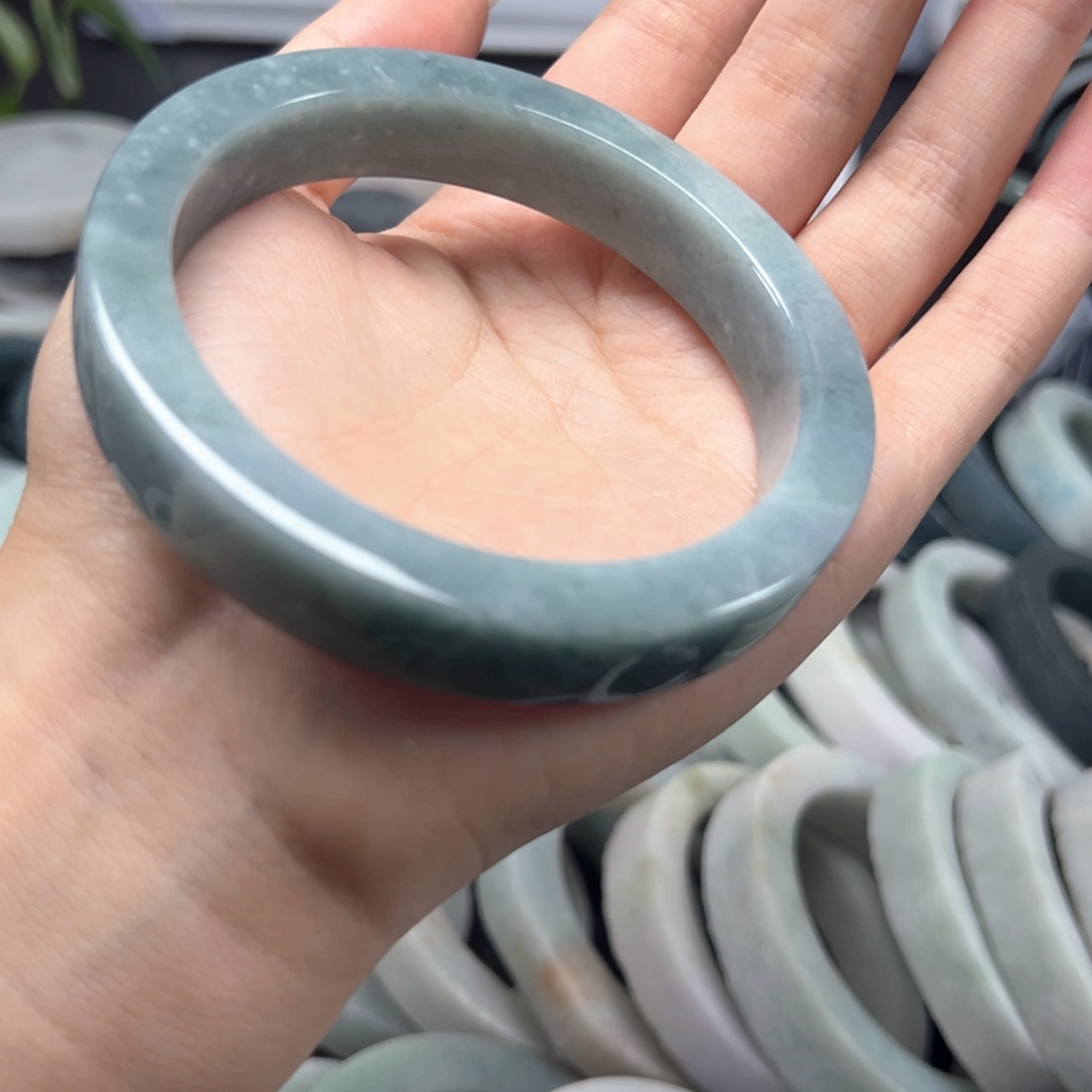 翡翠未镶嵌手镯翡翠