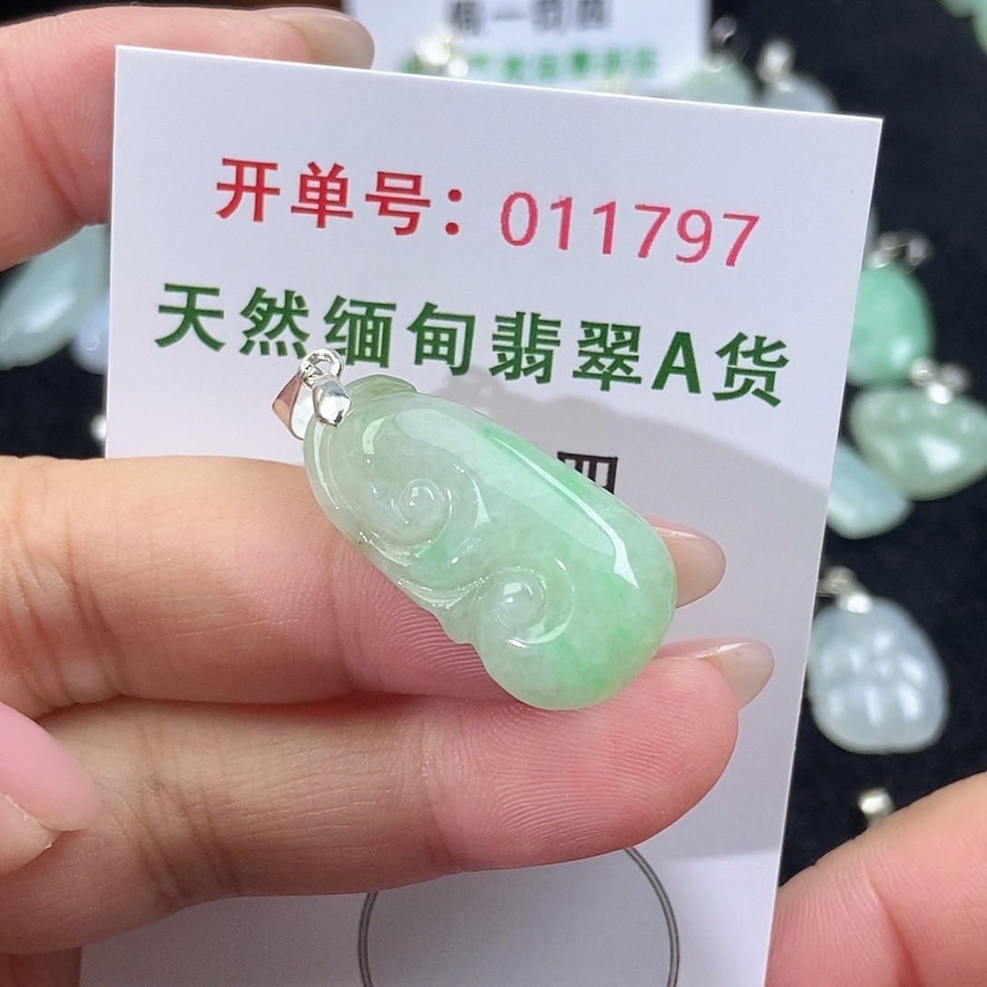 翡翠未镶嵌颈饰天然