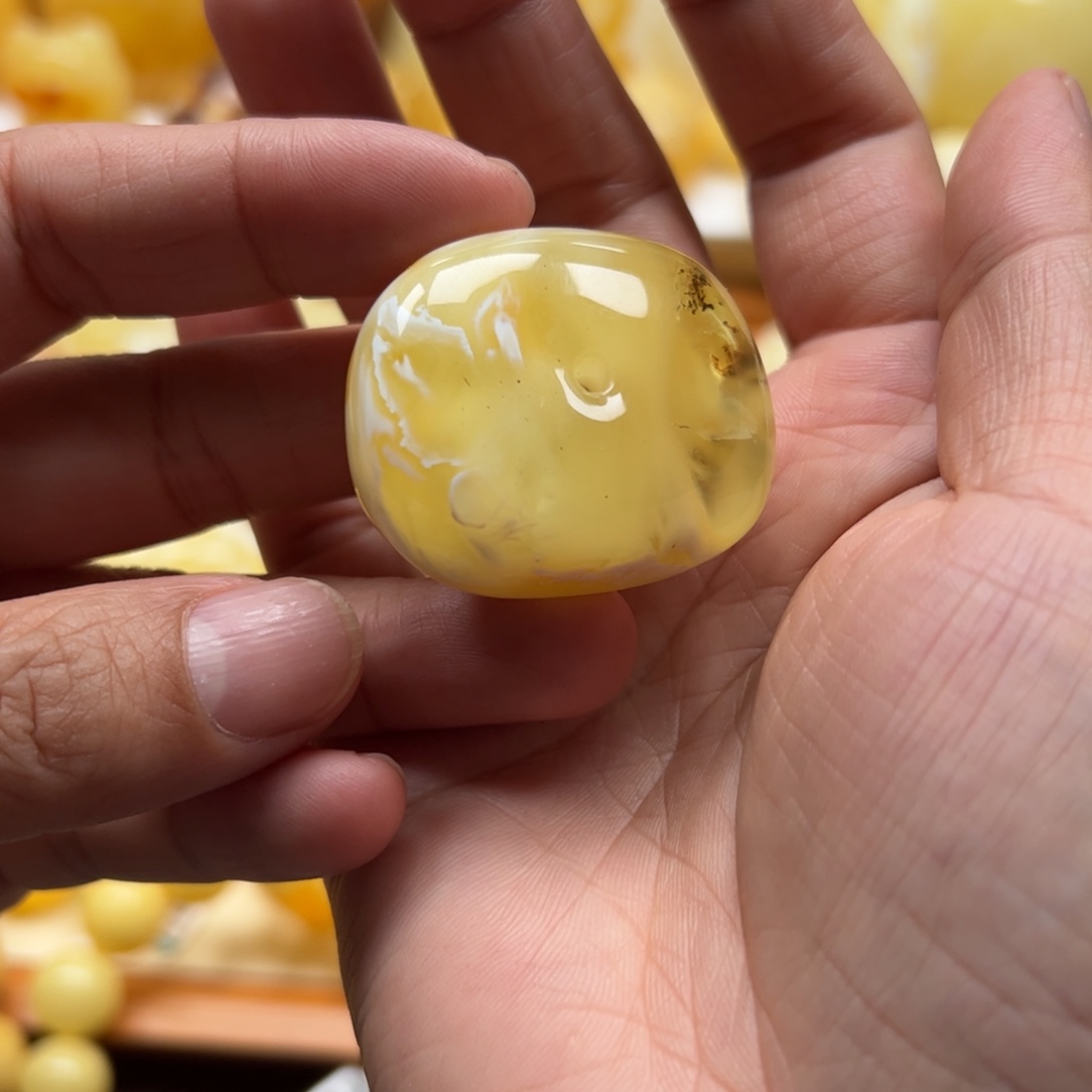 琥珀未镶嵌珠宝奇石