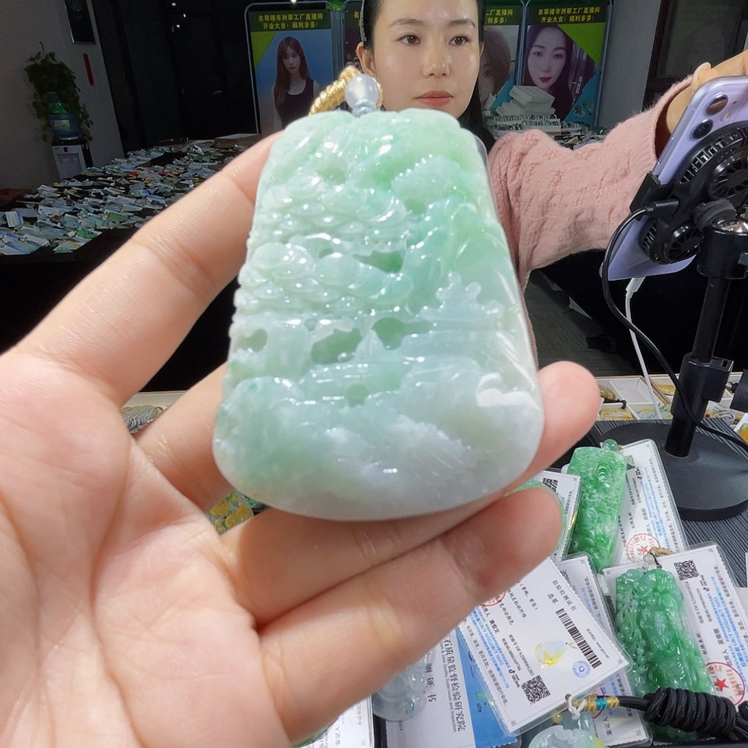 颈饰未镶嵌翡翠一