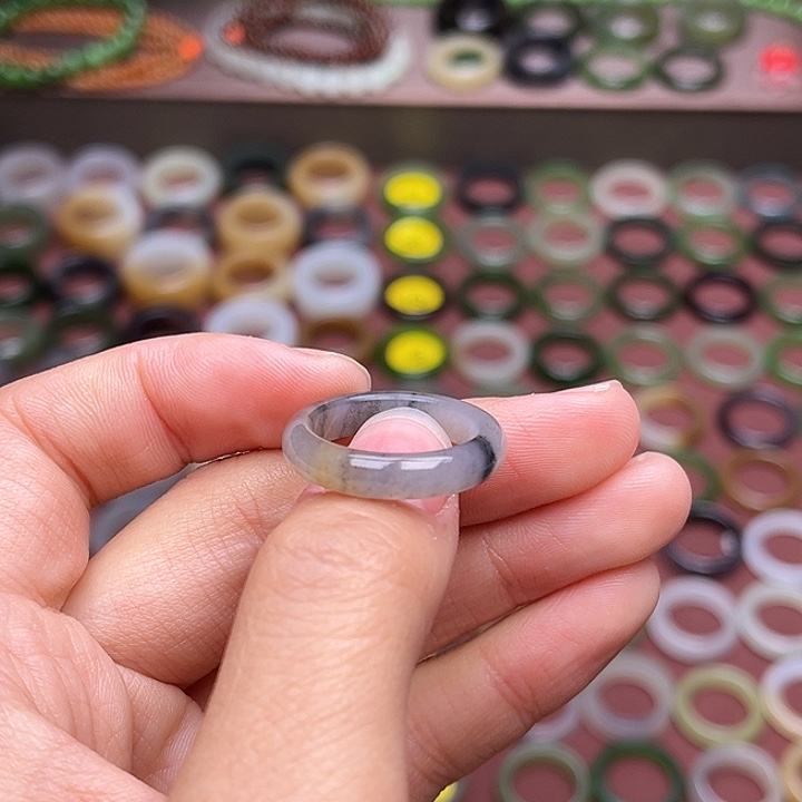 和田玉戒指未镶嵌14码三色青花