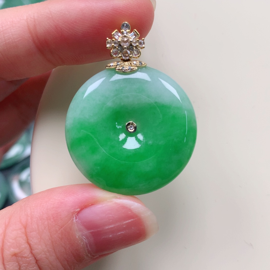 颈饰18K金镶嵌翡翠天然翡翠尺寸27.6+6