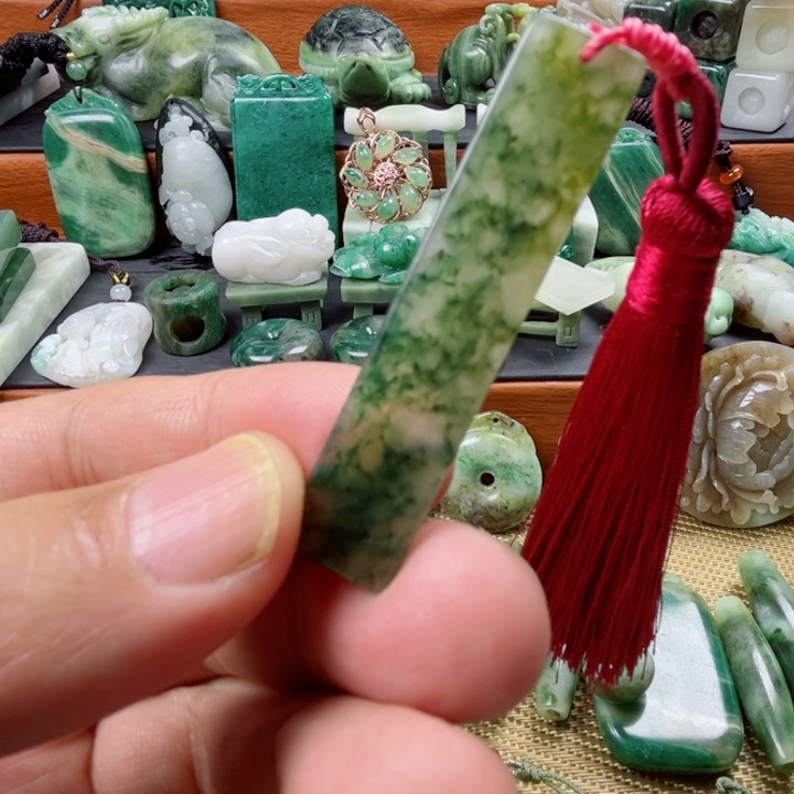 独山玉未镶嵌珠宝半成品