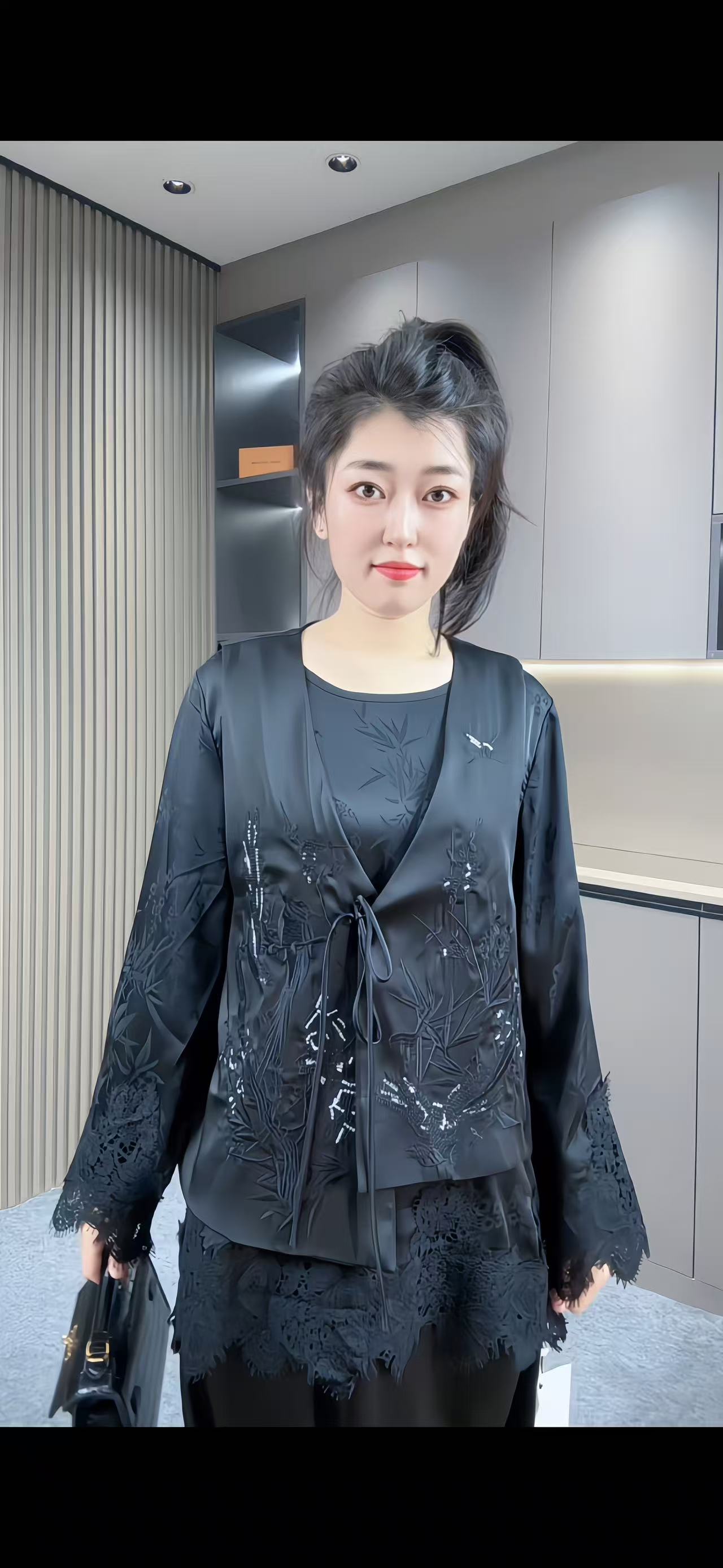 2025大码新款经典时尚重工刺绣非对称鸟语花香马甲