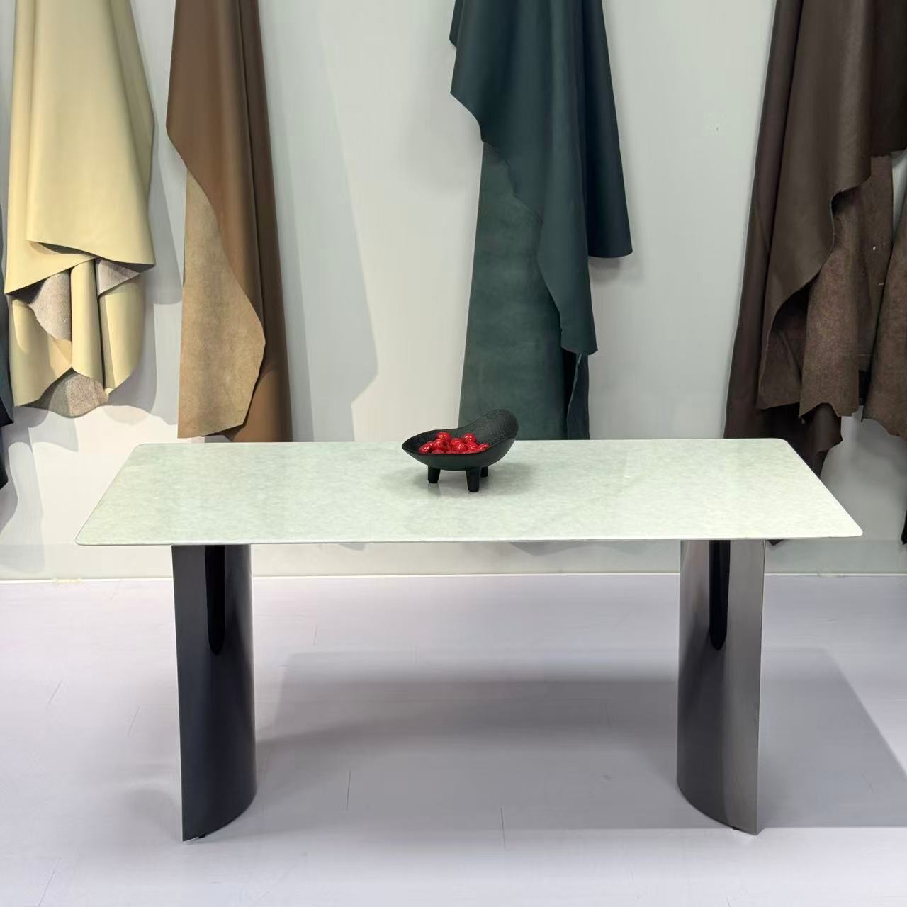 【小冰花】新芬迪白进口奢石餐桌高端大理石餐桌家用天然奢石餐桌