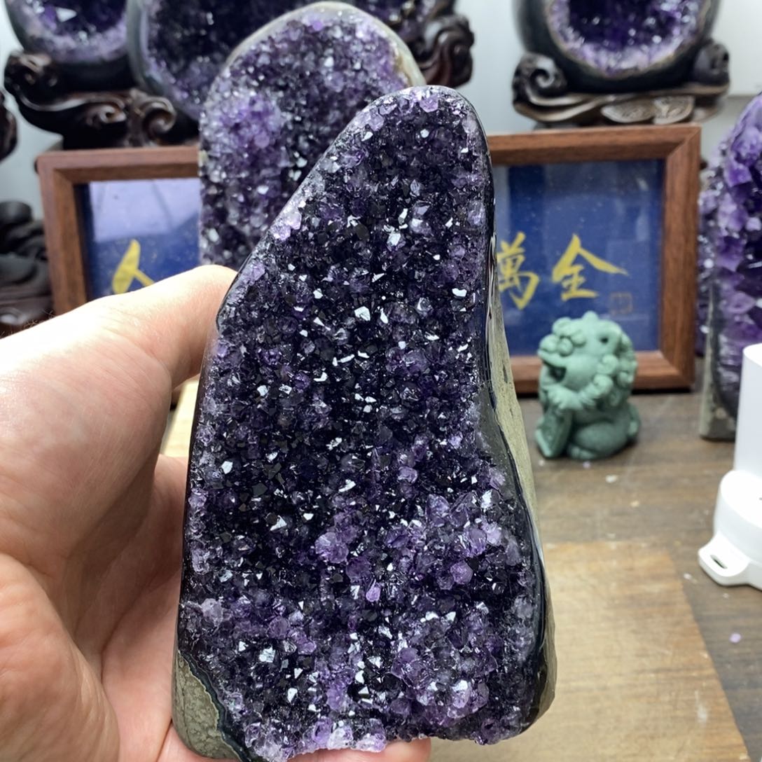 未镶嵌水晶大型摆件（非配饰）