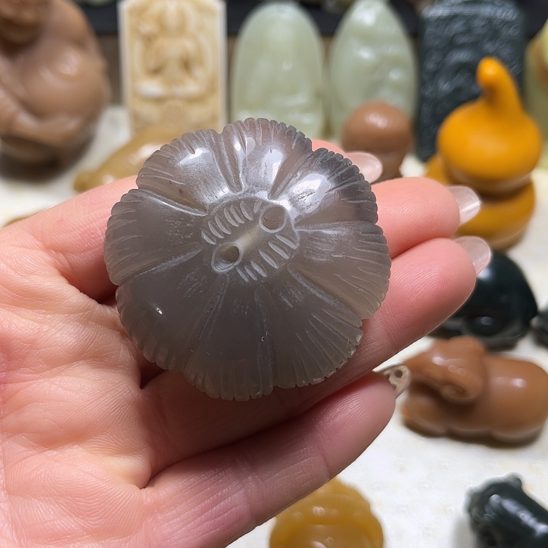 白玉菩提吊坠白玉菩提吊坠