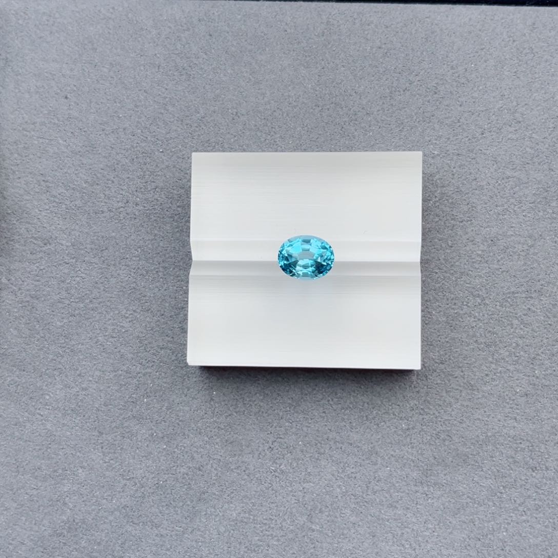 正****未镶嵌裸石托帕石天然全净无瑕