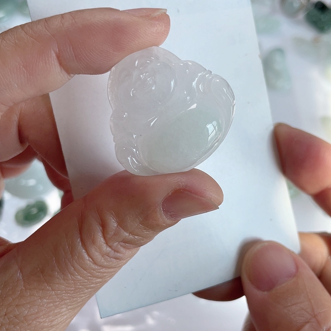 翡翠颈饰未镶嵌佛公