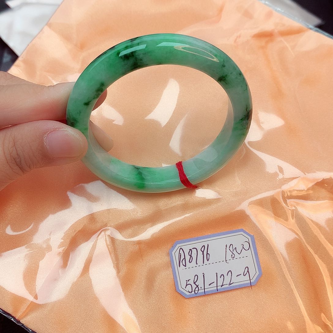 翡翠手镯未镶嵌天然缅甸翡翠A货