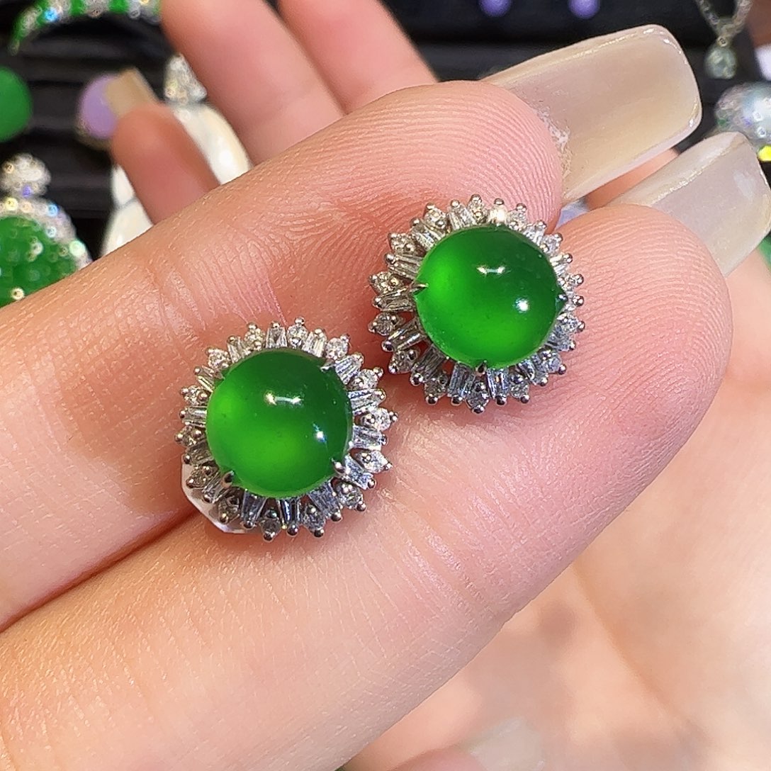 翡翠耳饰18K金镶嵌蛋面