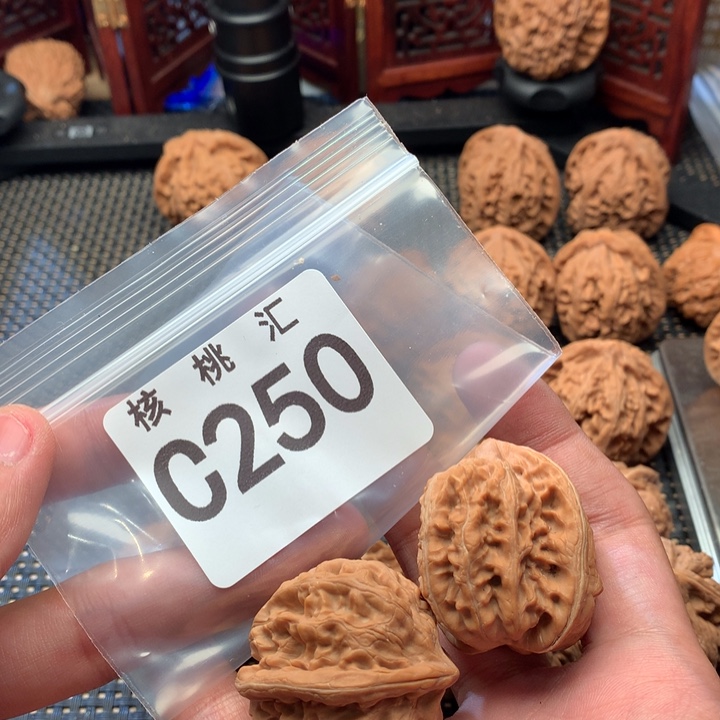 吊坠文玩核桃三羊谷