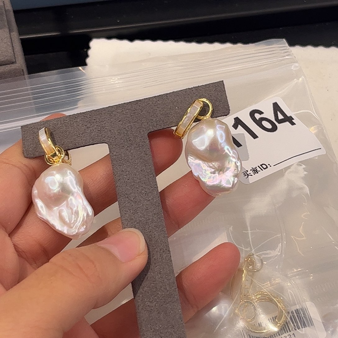 合金耳饰淡水珍珠