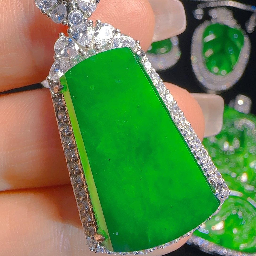 翡翠吊坠(赠链)银S925镶嵌