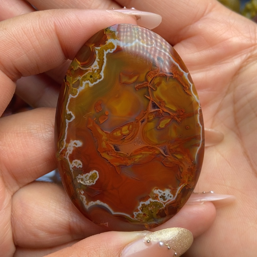 玛瑙/玉髓颈饰未镶嵌战国红