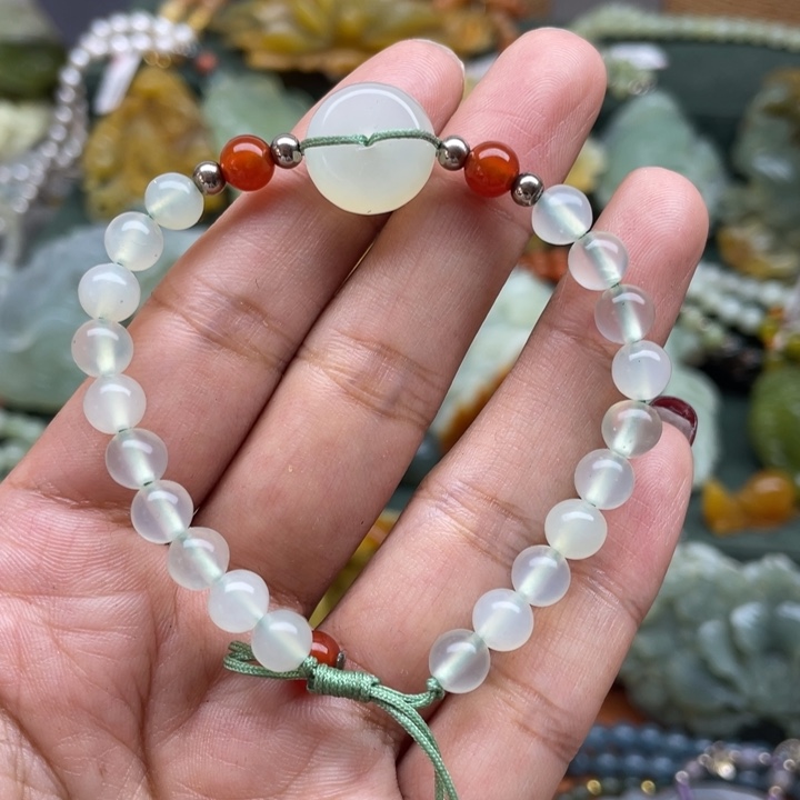 蛇纹石玉吊坠未镶嵌