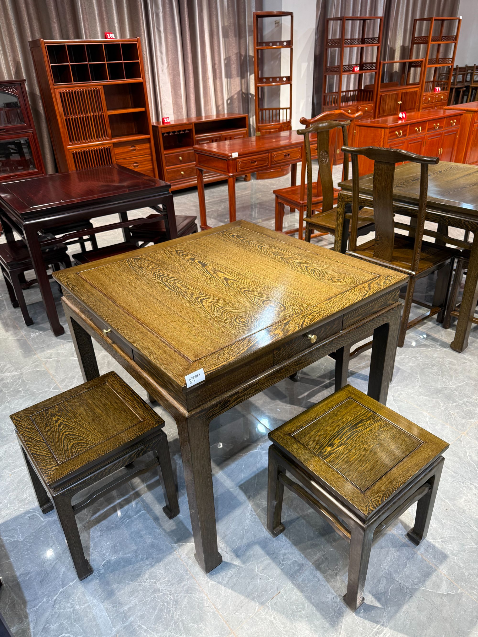 国标红木家具鸡翅木高端精品明式马蹄腿四方桌八仙桌搭配4个凳子