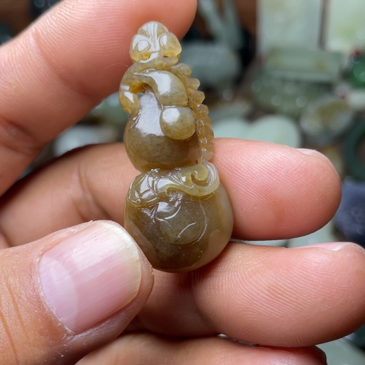 和田玉颈饰未镶嵌霸*