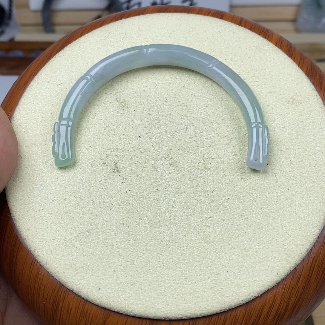 翡翠戒指未镶嵌半镯