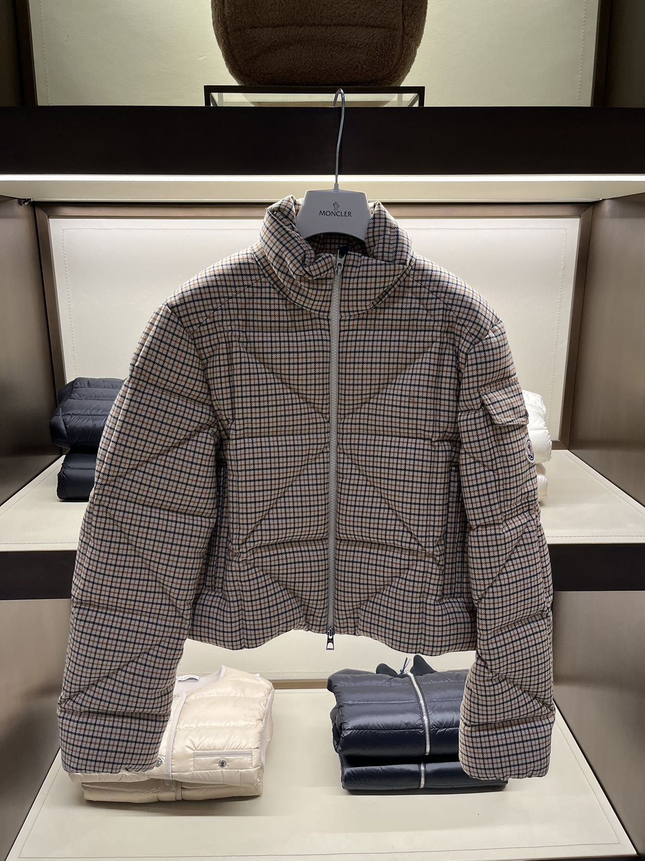 未使用 MONCLER 女款小香风短款时尚休闲格子千鸟格格纹羽绒服