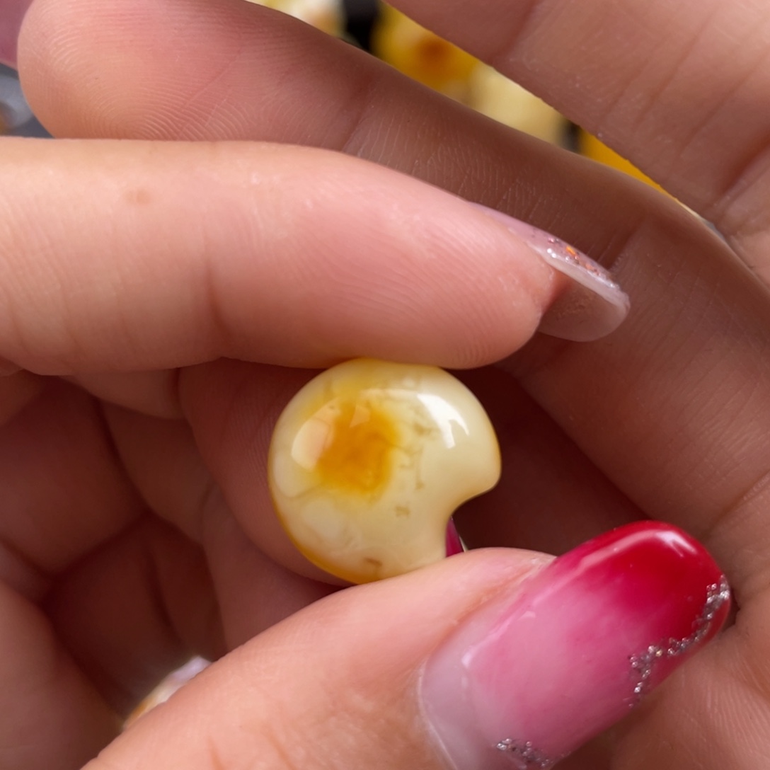 琥珀裸石未镶嵌蜜蜡