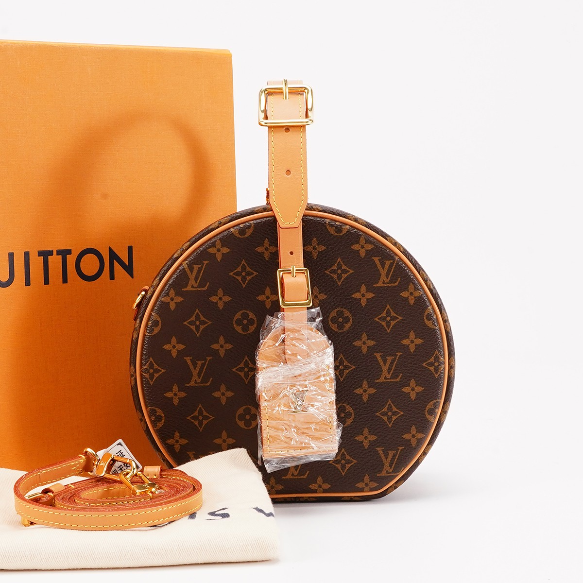 95新 LouisVuitton/路易威登 【总仓一口价】硬圆饼包小号/BG220117