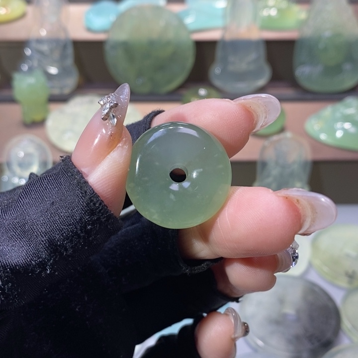 岫玉吊坠未镶嵌吊坠