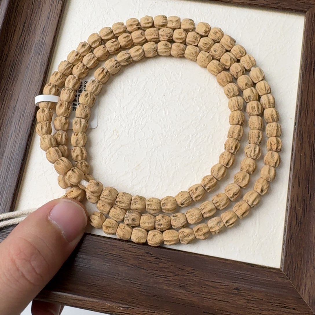 呆***呆柏香籽/百香籽吊坠