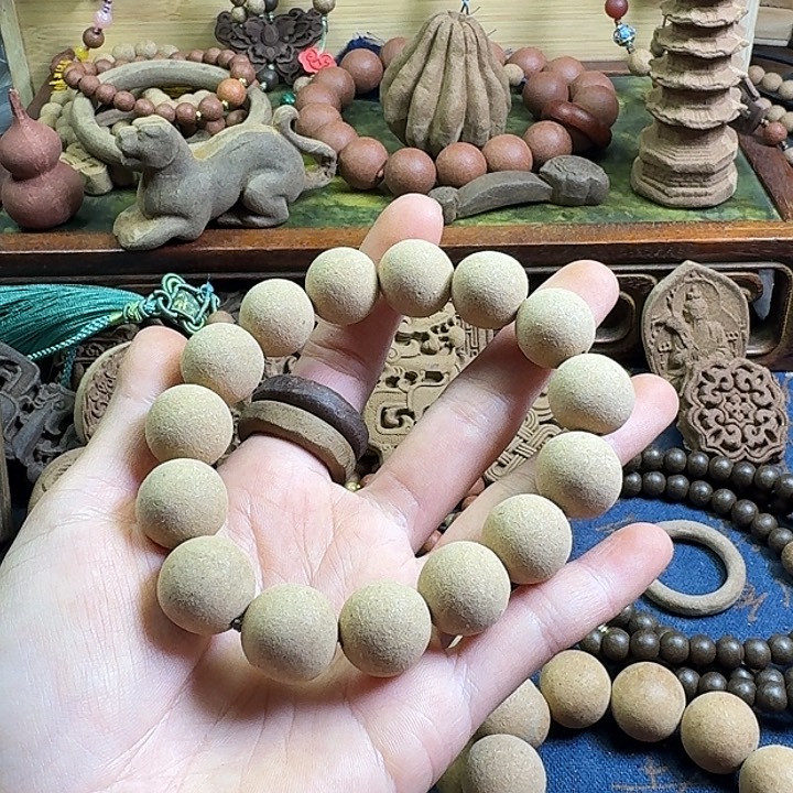 鹅梨帐中香1.5珠微瑕单圈