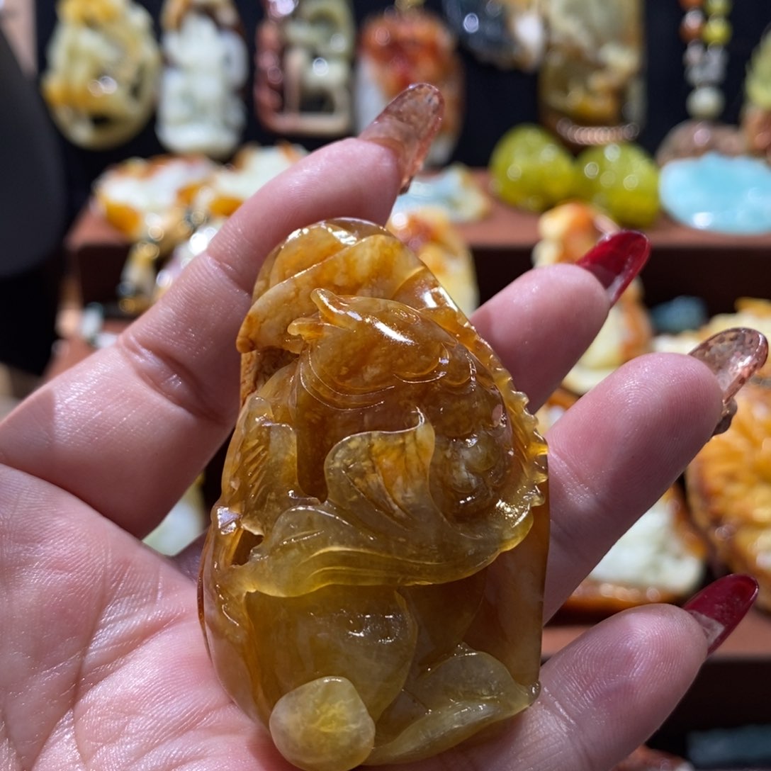 蛇纹石玉颈饰未镶嵌