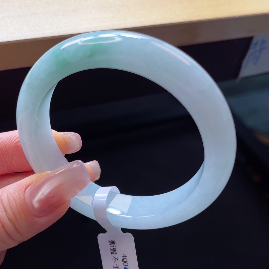 翡翠手镯未镶嵌手镯