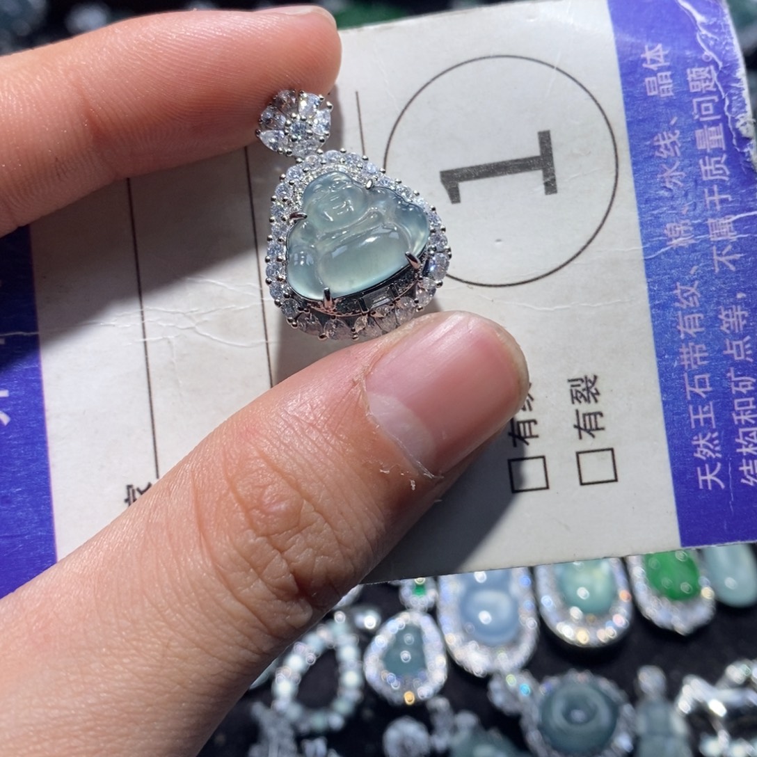 翡翠未镶嵌颈饰翡翠