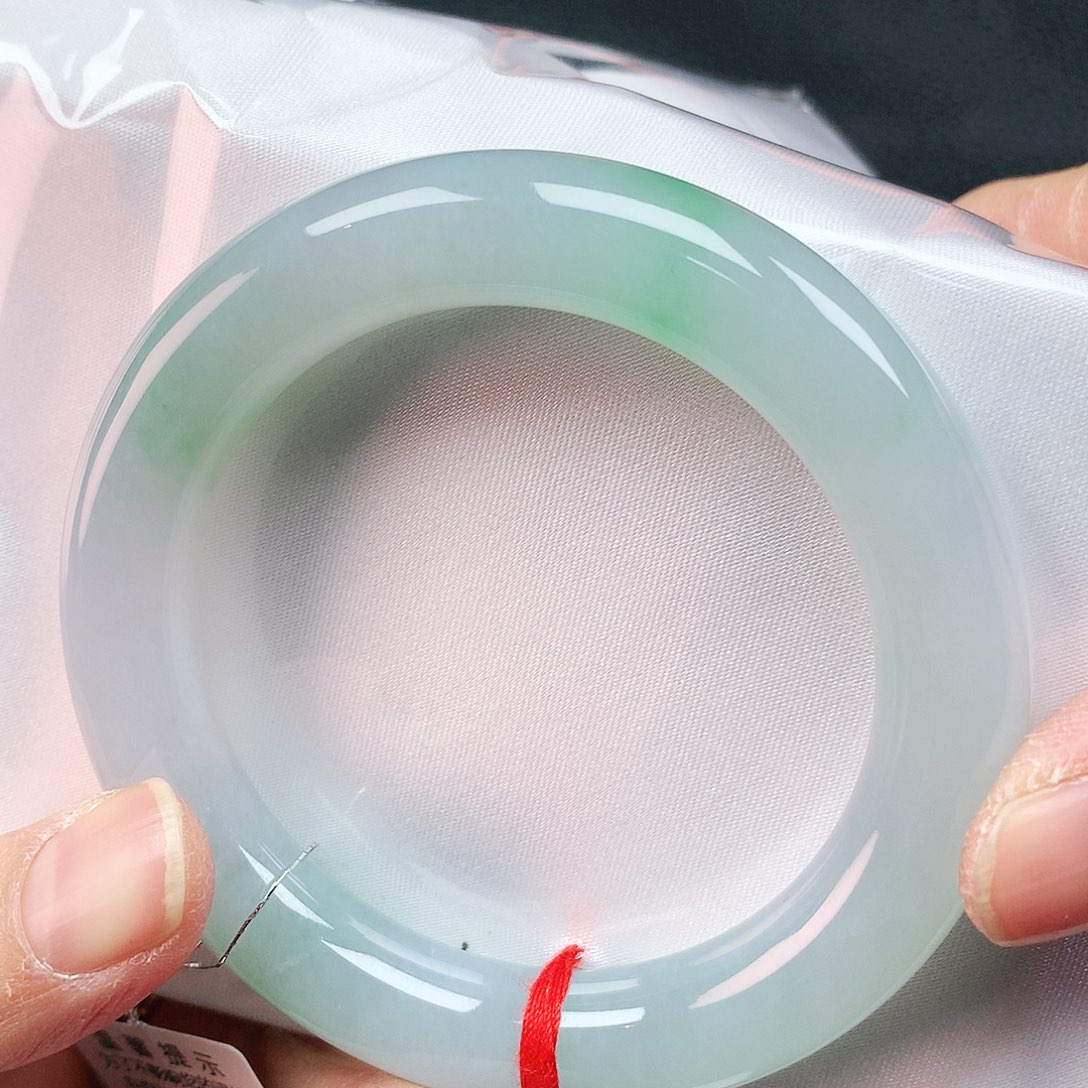 翡翠手镯未镶嵌54胖