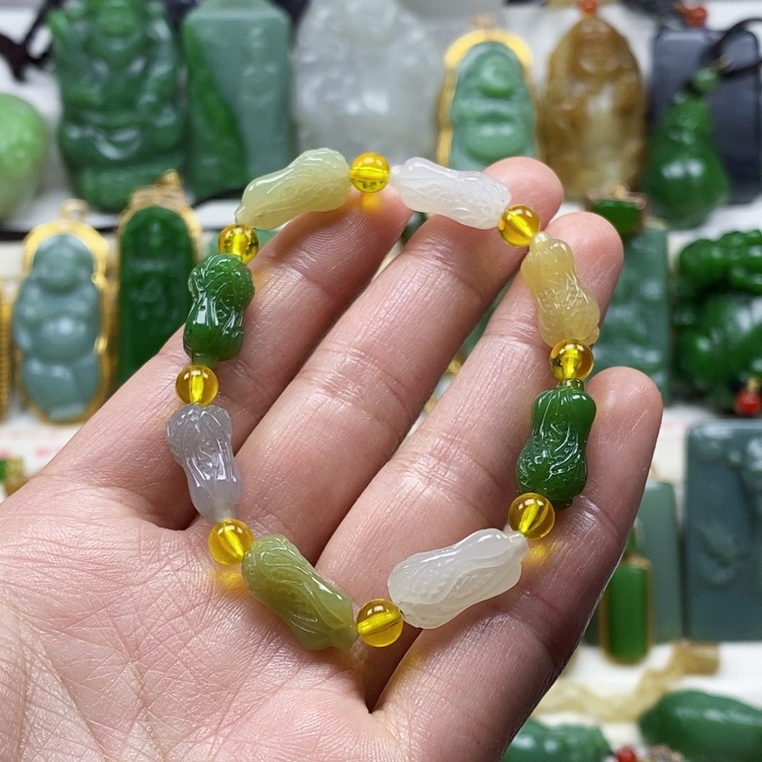 和田玉颈饰未镶嵌