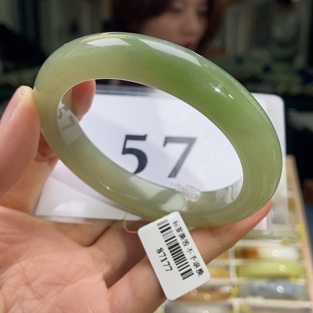 和田玉（翠青玉）手镯未镶嵌