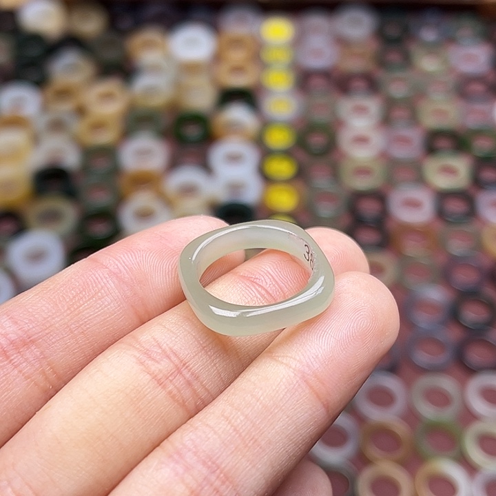 和田玉戒指未镶嵌15码青提方戒