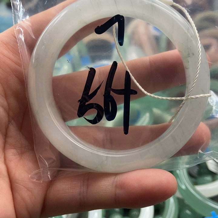 东陵石手镯未镶嵌