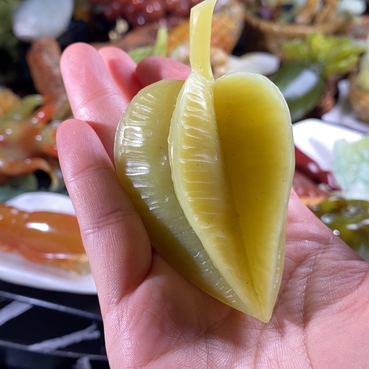 蛇纹石玉未镶嵌珠宝奇石