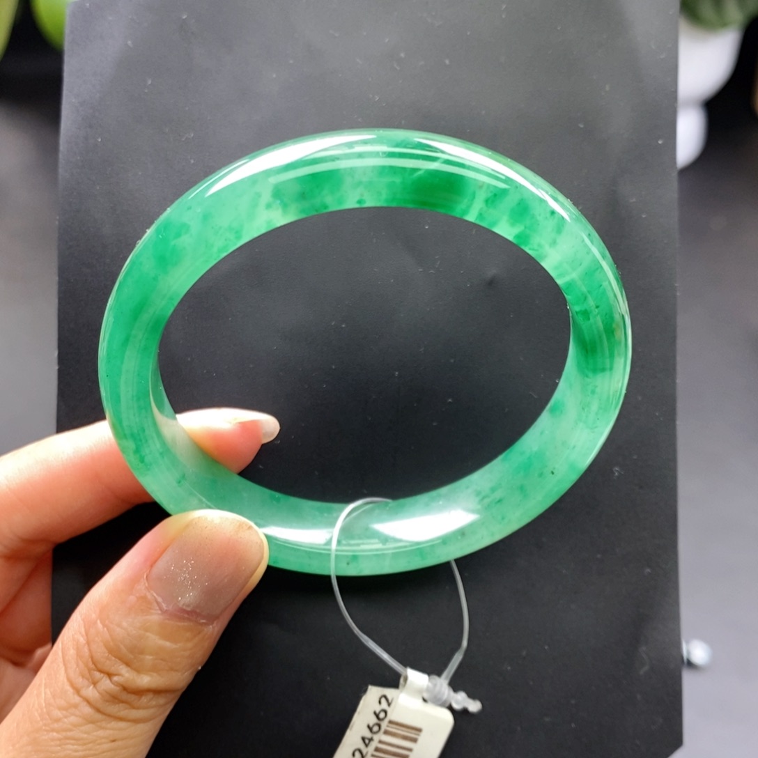 未镶嵌手镯石英质玉