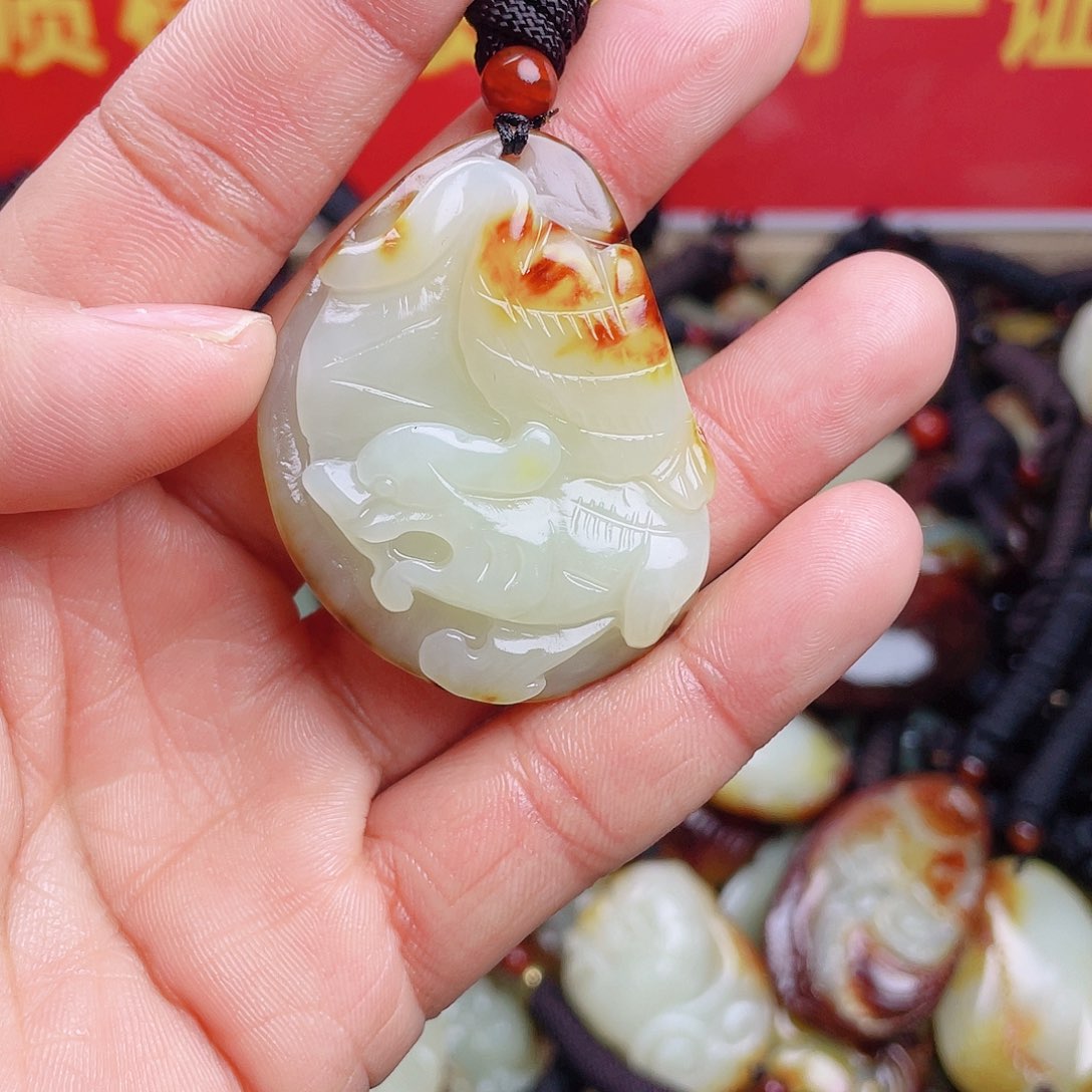 和田玉颈饰未镶嵌