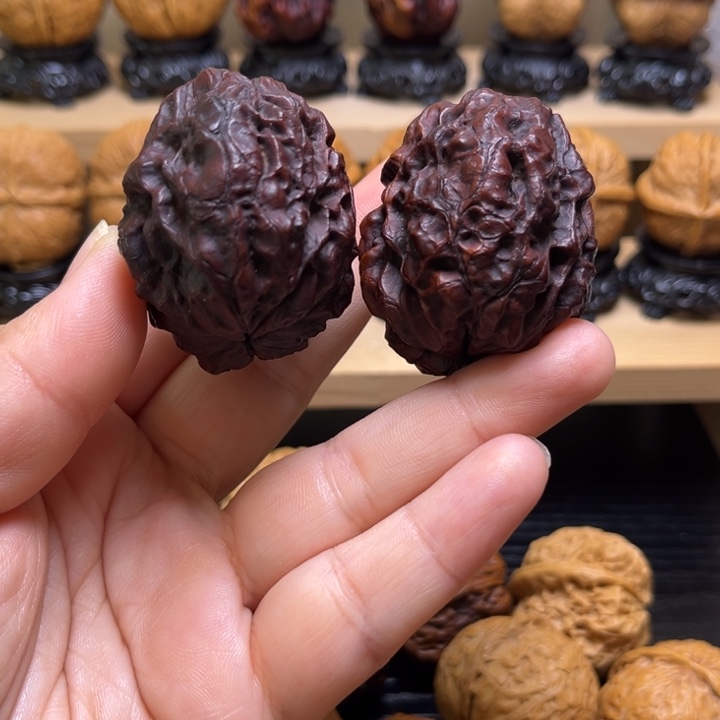 文玩核桃吊坠17w大飞蟾48尺