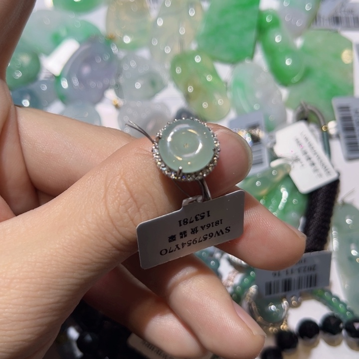 翡翠颈饰未镶嵌天然翡翠A货