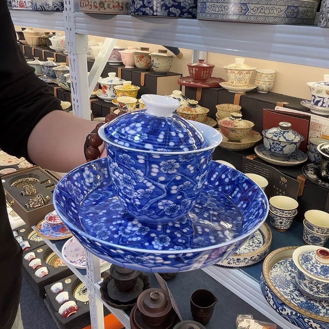 这些盖碗很漂亮！！！