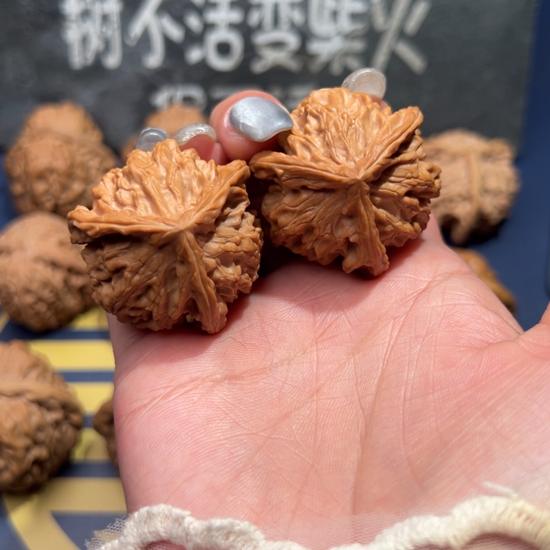 文玩核桃把件盘山三棱原桩