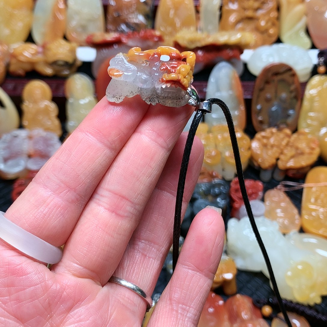 石英质玉（黄龙玉）挂件未镶嵌