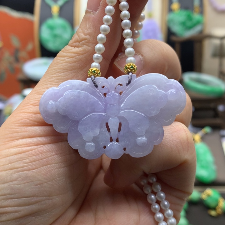 翡翠未镶嵌吊坠(赠链)