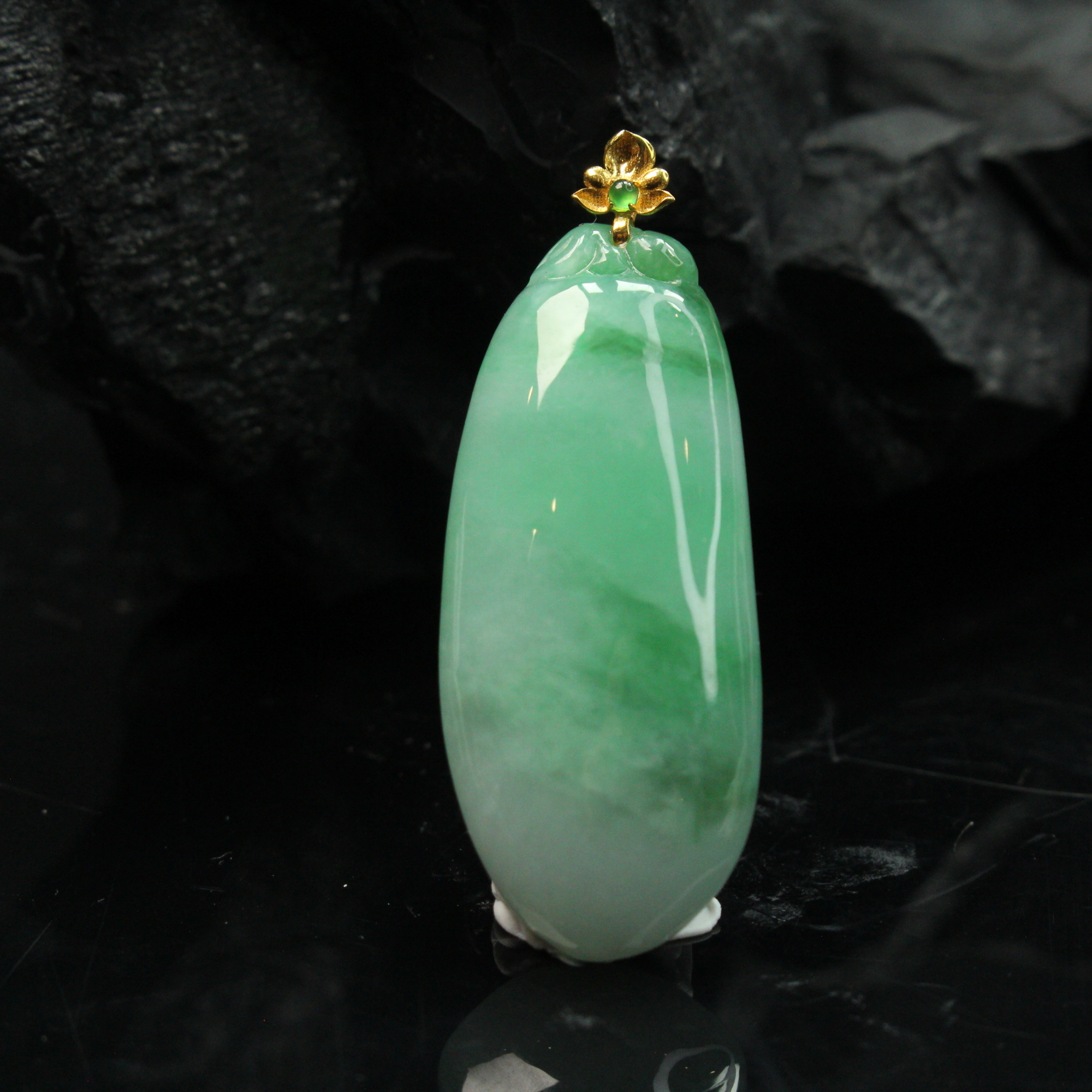 ZB6天然缅甸翡翠A货冰阳绿福瓜吊坠/200184嘉禾臻宝拍卖