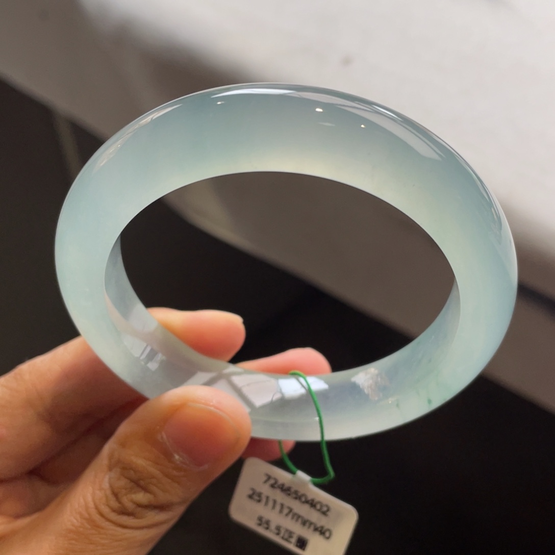 翡翠未镶嵌手镯冰胶起光晴底手镯