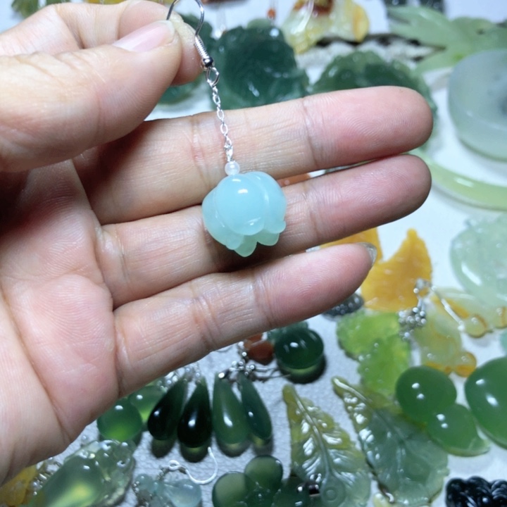 【闪购商品】蛇纹石玉耳环未镶嵌冷**令