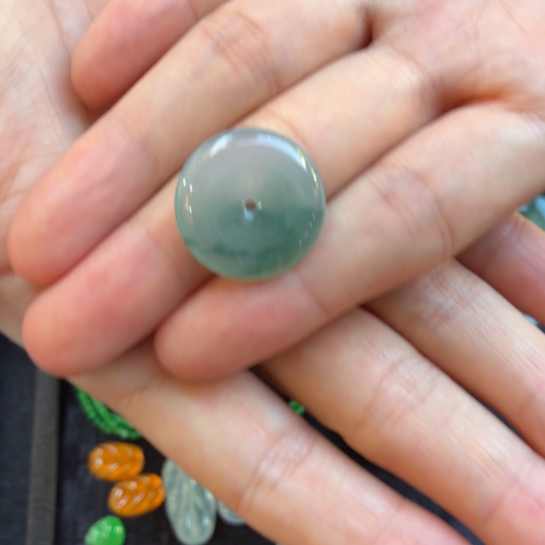 用***2翡翠未镶嵌颈饰天然缅甸翡翠平安扣